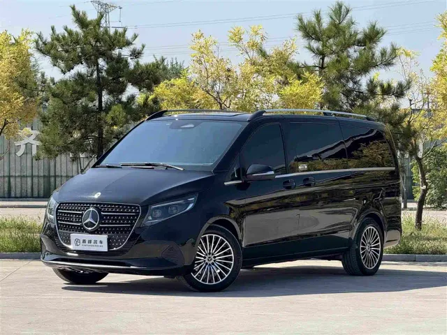 Фотография автомобиля — Mercedes-Benz V-Class