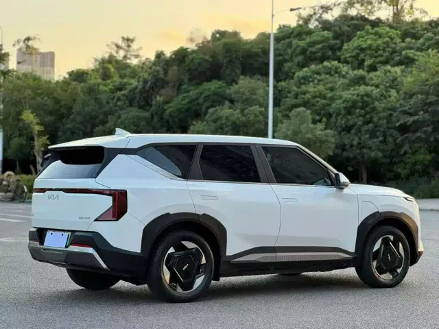 Kia EV5 — Фото автомобиля 9