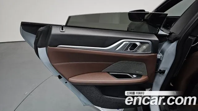 BMW i4 — Фото автомобиля 22