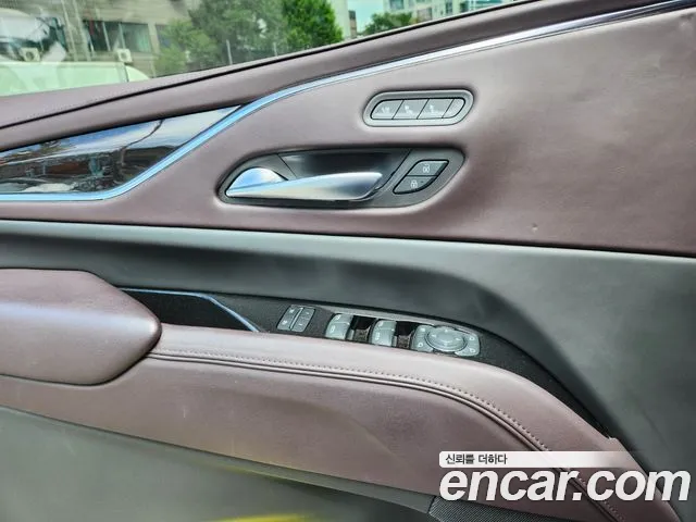Cadillac Escalade Generation 5 — Фото автомобиля 6