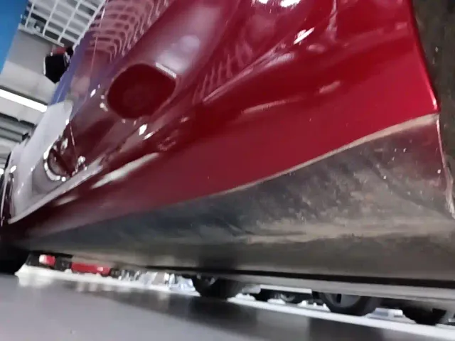 Tesla Model 3 — Фото автомобиля 21