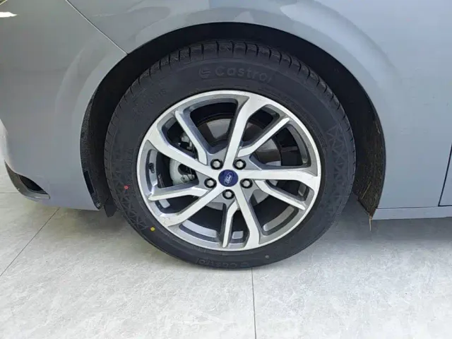 Ford Mondeo — Фото автомобиля 22