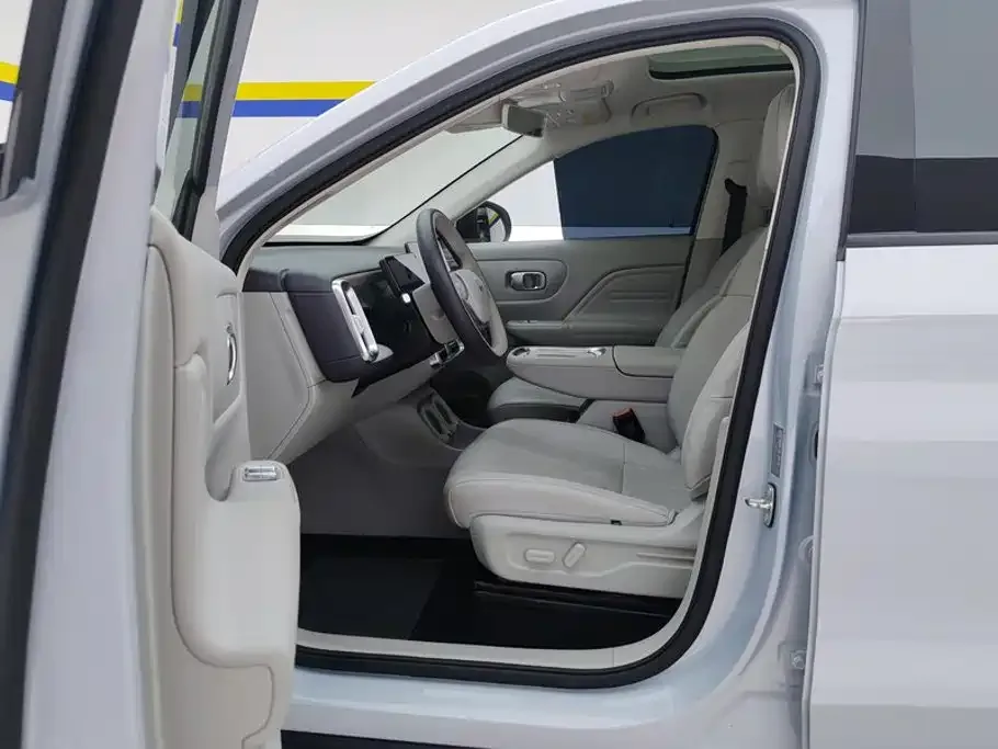 Leapmotor Leapmotor B10 2025 510 Joy Edition — Фото автомобиля 9