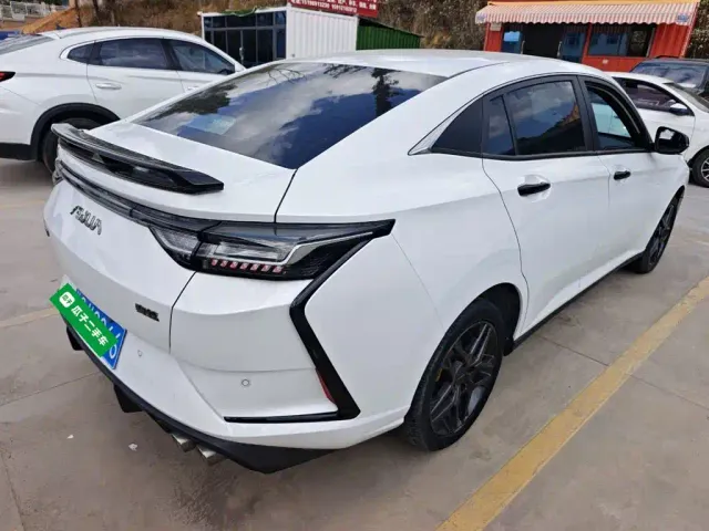 Dongfeng Yixuan — Фото автомобиля 4