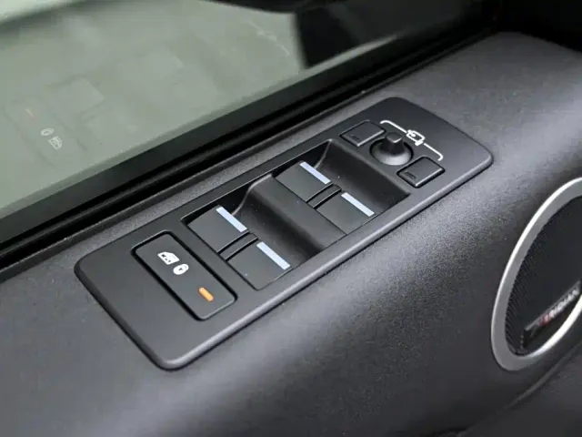 Land Rover Discovery — Фото автомобиля 23