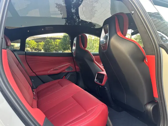 Xiaomi SU7 — Фото автомобиля 6