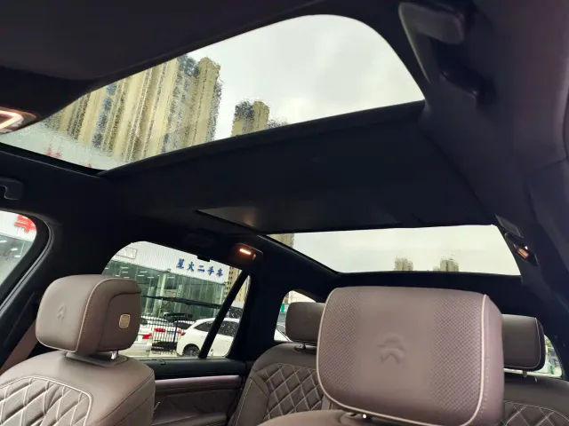 Nio ES8 — Фото автомобиля 15