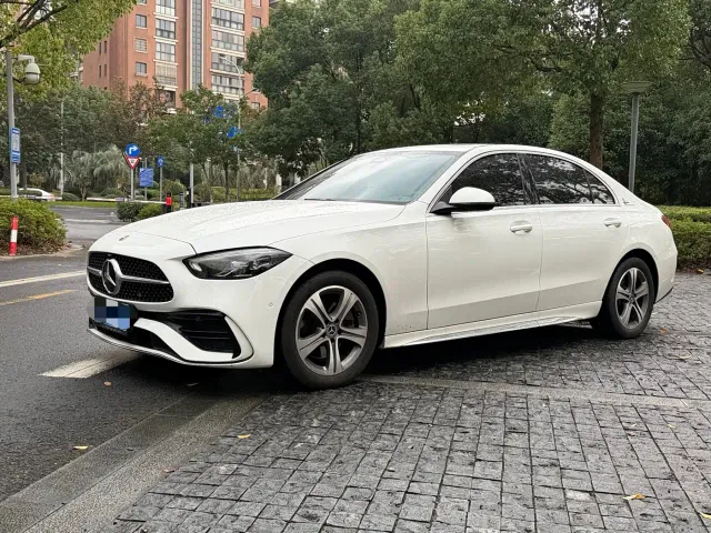 Фотография автомобиля — Mercedes-Benz C-Class