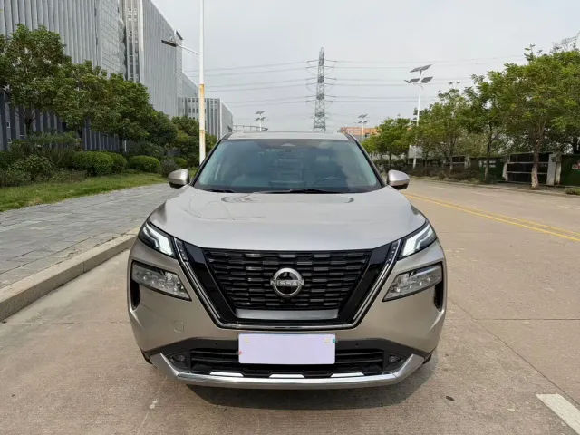 Nissan X-Trail — Фото автомобиля 2