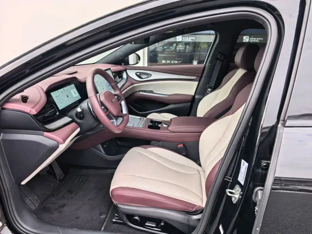 BYD Seal 07 DM-i — Фото автомобиля 2