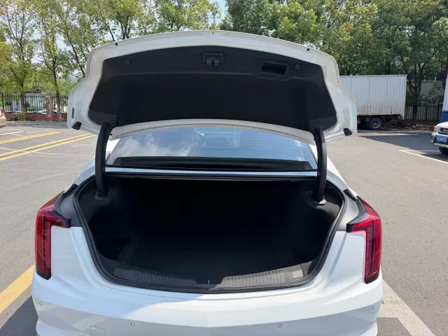 Cadillac CT5 — Фото автомобиля 15