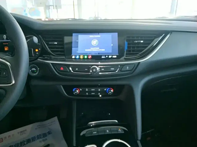 Buick Regal — Фото автомобиля 12