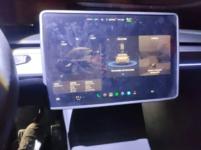 Tesla Model Y — Фото автомобиля 9