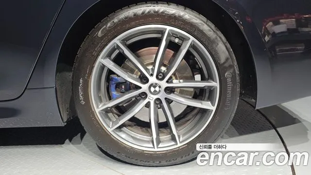 BMW 5 Series G30 — Фото автомобиля 10
