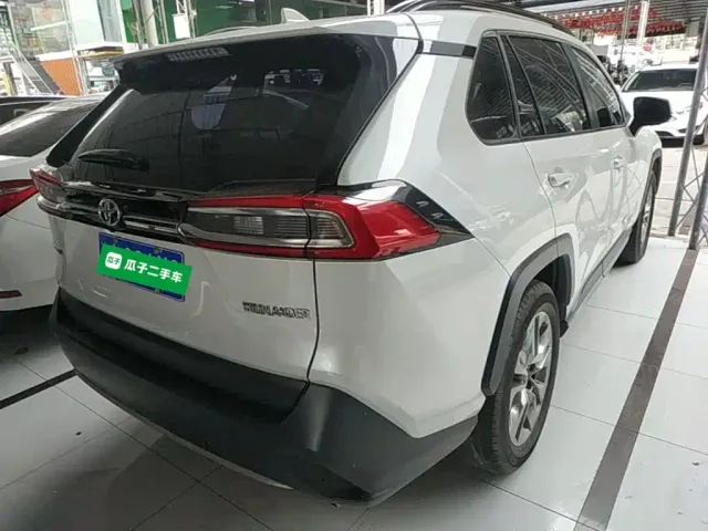 Toyota Wildlander — Фото автомобиля 6