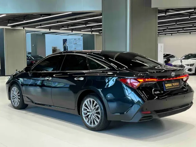 Toyota Avalon — Фото автомобиля 2