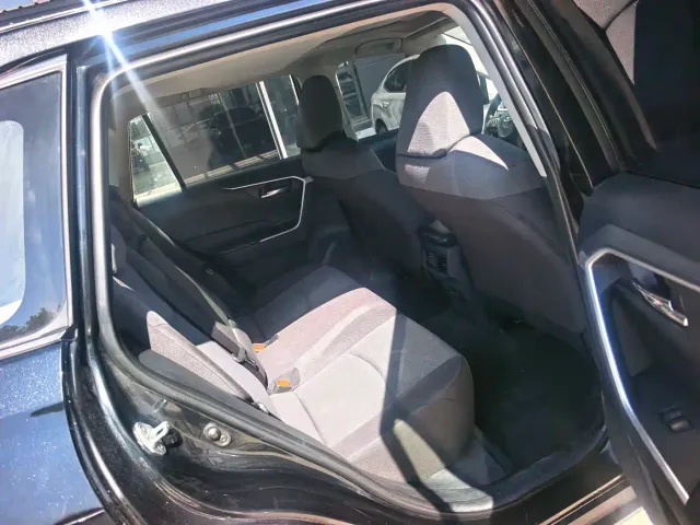 Toyota RAV4 — Фото автомобиля 17