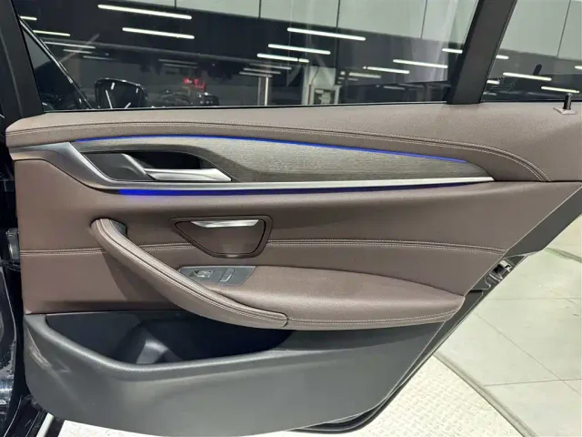 BMW 5 Series — Фото автомобиля 26