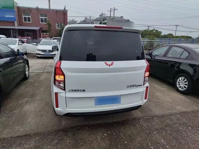 Wuling Hongguang Plus — Фото автомобиля 5