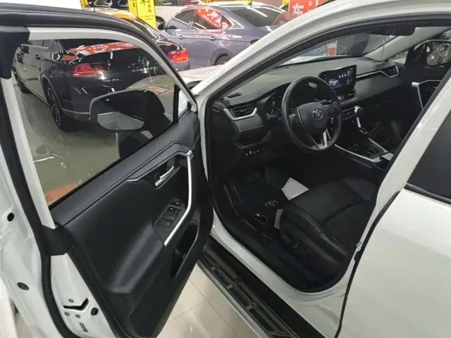 Toyota Wildlander — Фото автомобиля 15