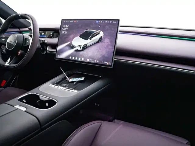 Xiaomi SU7 — Фото автомобиля 25