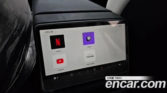 Tesla Model 3 — Фото автомобиля 6