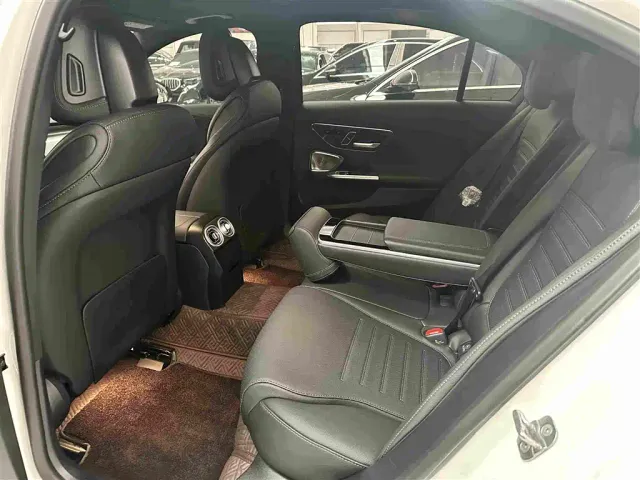 Mercedes-Benz C-Class — Фото автомобиля 13