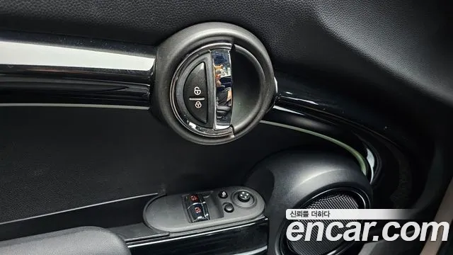 Mini Cooper Cooper Classic Plus Launch Pack — Фото автомобиля 17