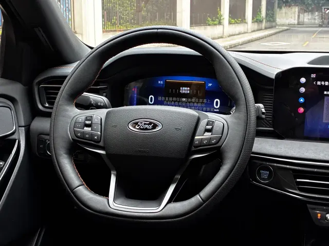 Ford Explorer — Фото автомобиля 18