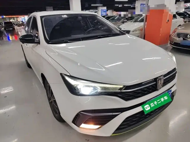 Roewe i5 — Фото автомобиля 3
