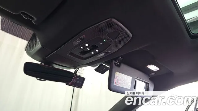 Porsche Macan Electric — Фото автомобиля 24