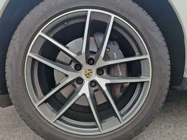 Porsche Macan — Фото автомобиля 12