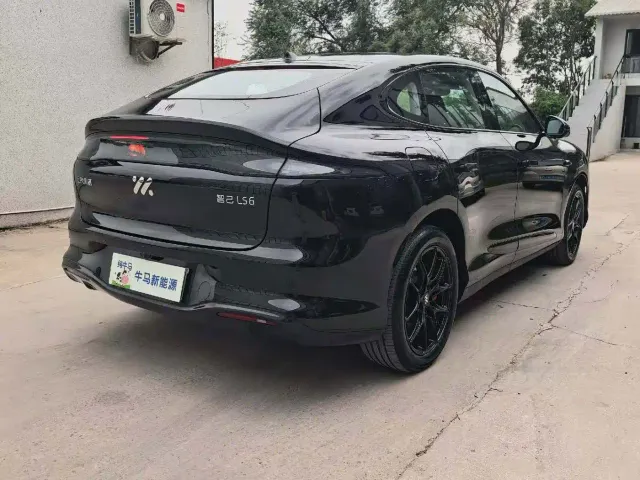 IM Motors LS6 — Фото автомобиля 9