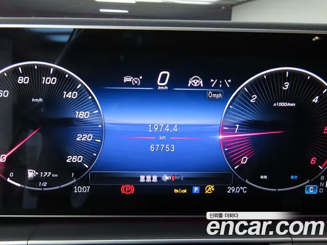Mercedes-Benz GLE-Class — Фото автомобиля 12