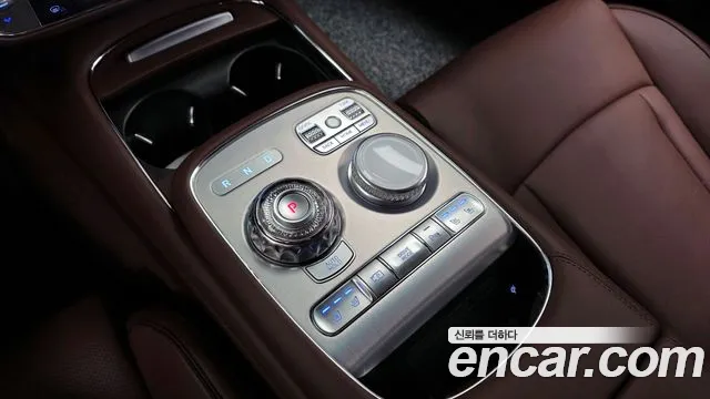 Genesis G90 Бензин 3.5 турбо AWD — Фото автомобиля 9
