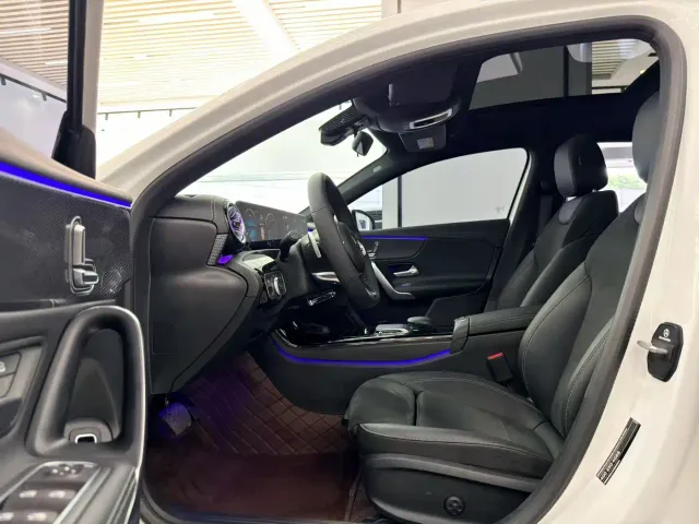 Mercedes-Benz Mercedes-Benz A-Class 2022 Facelift III A 200 L Sport Sedan Fashion — Фото автомобиля 6