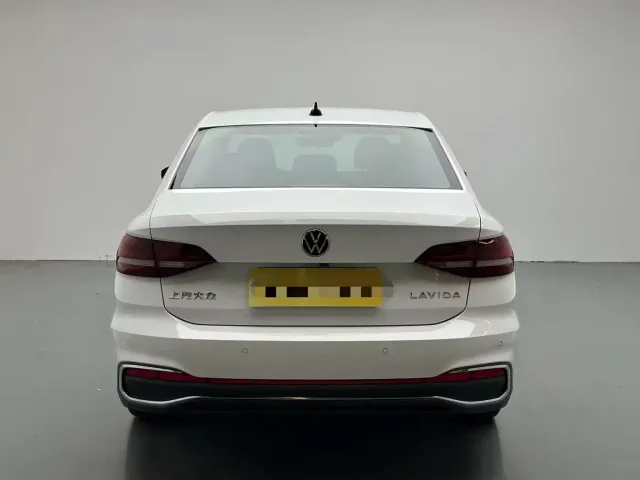 Volkswagen Lavida 2023 Facelift 1.5L Automatic 5 Million Edition — Фото автомобиля 8