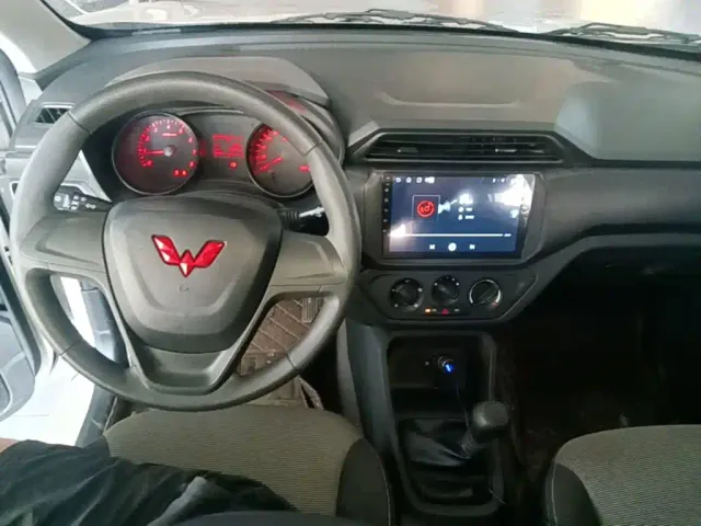 Wuling Hongguang — Фото автомобиля 9