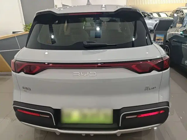 BYD Yuan UP — Фото автомобиля 5