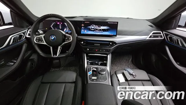 BMW i4 — Фото автомобиля 10
