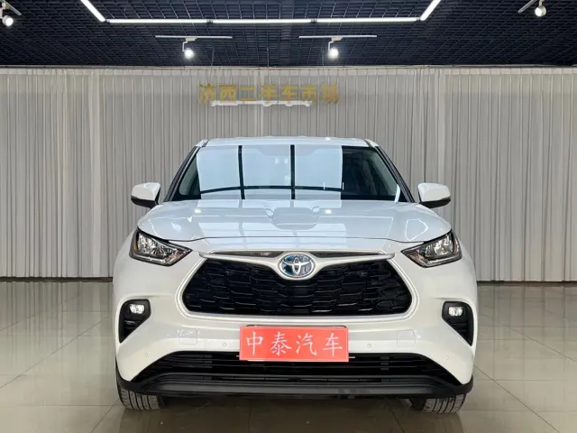Toyota Highlander — Фото автомобиля 2