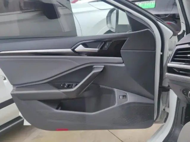 Volkswagen Sagitar — Фото автомобиля 7