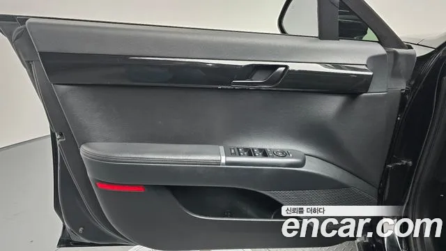 Hyundai Grandeur GN7 — Фото автомобиля 13