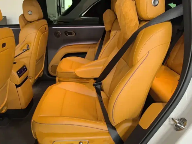 Li Auto i8 — Фото автомобиля 16