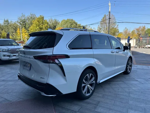 Toyota Granvia — Фото автомобиля 13