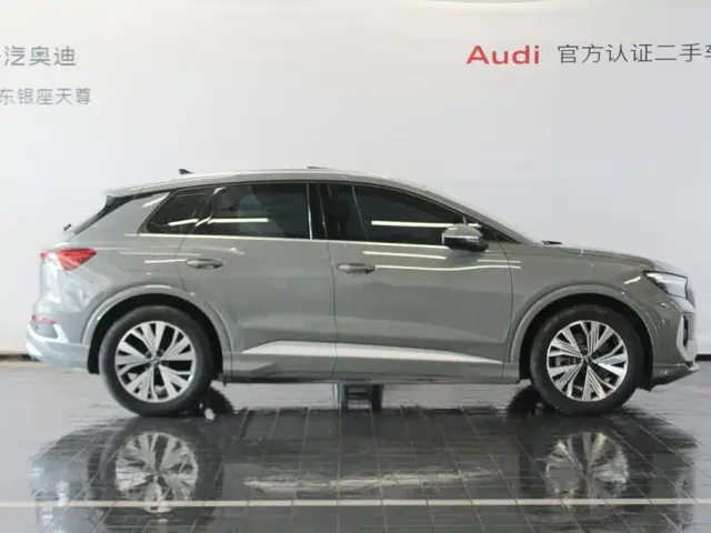 Audi Q4 e-tron — Фото автомобиля 4