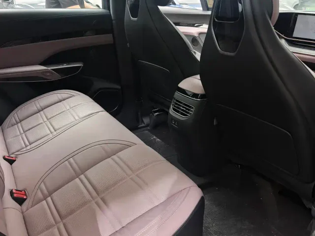 Hongqi Tian Gong 08 — Фото автомобиля 6