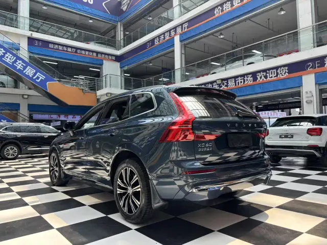 Volvo XC60 — Фото автомобиля 15