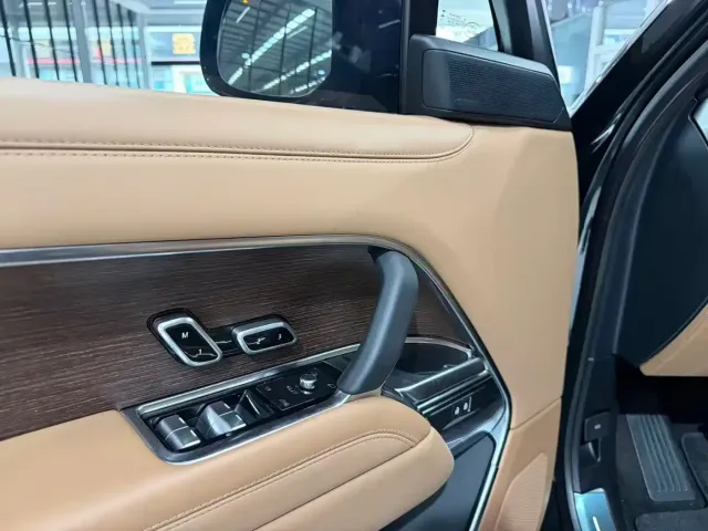 Land Rover Range Rover — Фото автомобиля 15