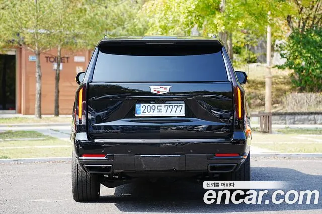 Cadillac Escalade Generation 5 — Фото автомобиля 4